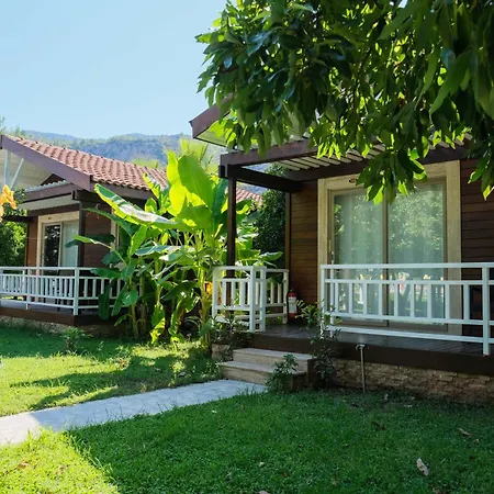 Apella Hotel 3*