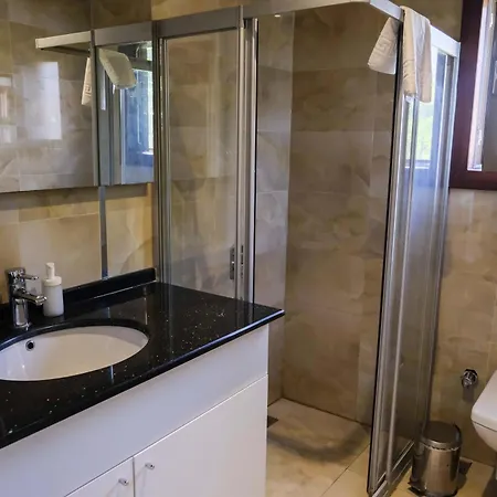 Apella Hotel 3*