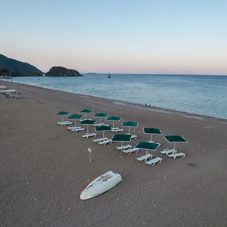 Apella Hotel 3*